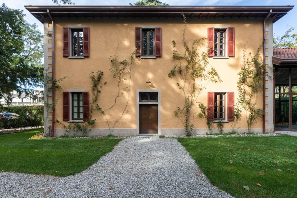 Bilocale Nel Parco Di Villa Erba Cernobbio Bagian luar foto