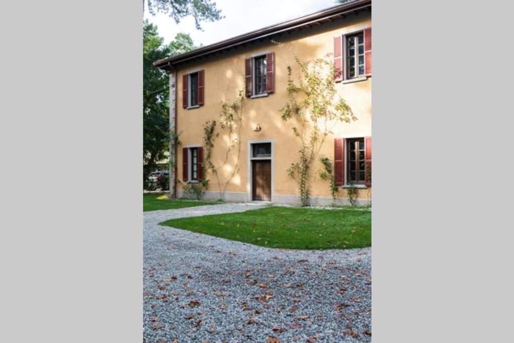 Bilocale Nel Parco Di Villa Erba Cernobbio Bagian luar foto