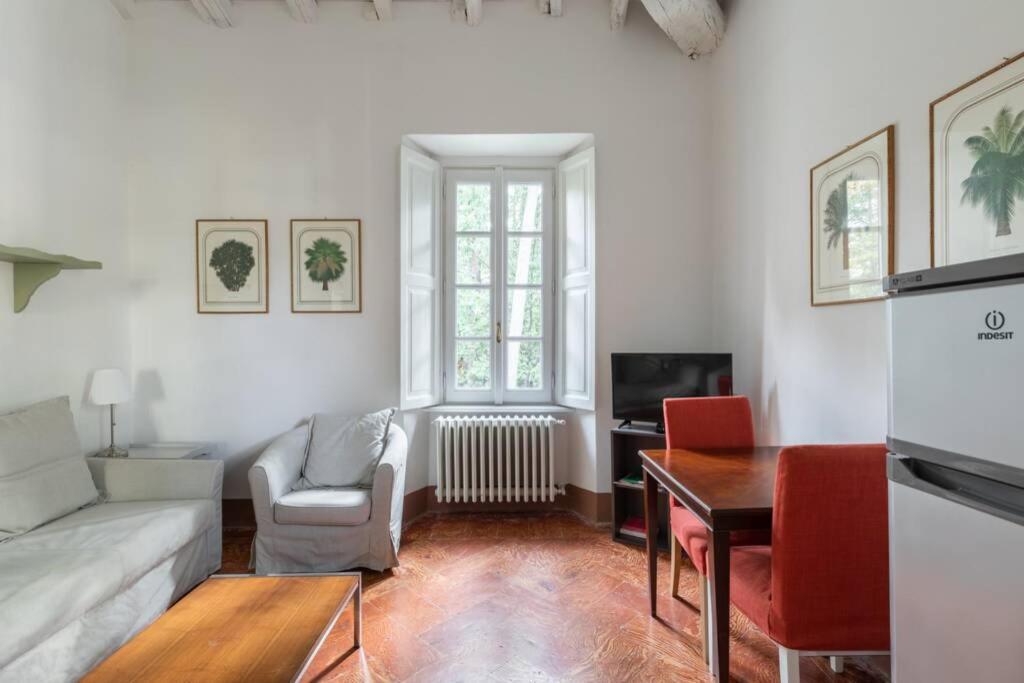 Bilocale Nel Parco Di Villa Erba Cernobbio Bagian luar foto