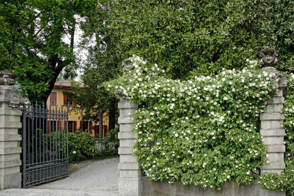 Bilocale Nel Parco Di Villa Erba Cernobbio Bagian luar foto